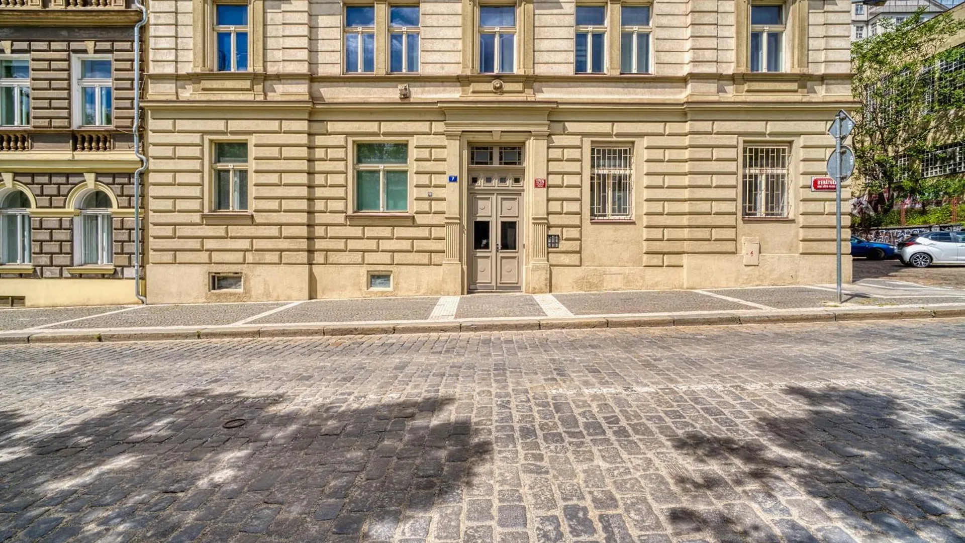 Botanic Apartment In The Centre Прага