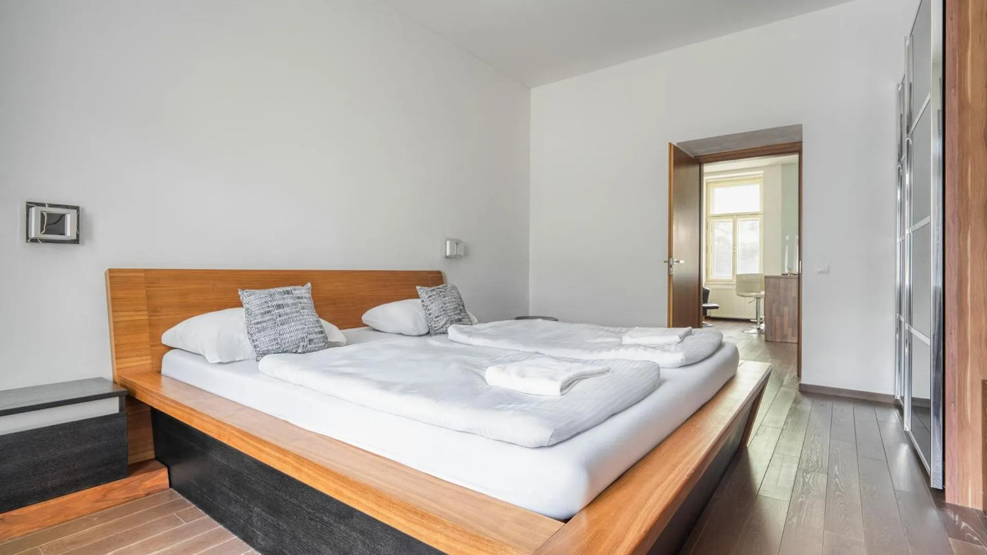 Contactos de Botanic Apartment In The Centre